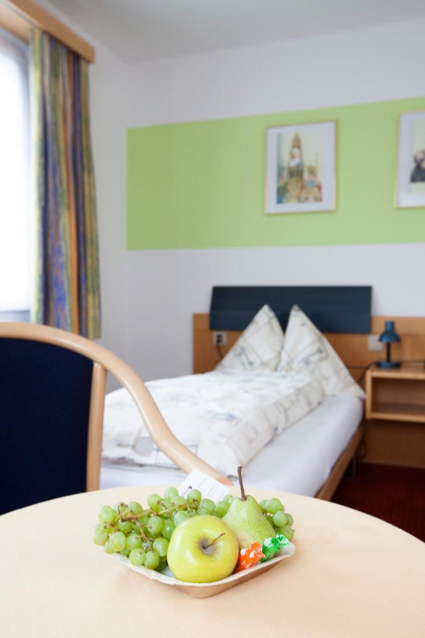 Hotel Arkanum Salgesch Экстерьер фото